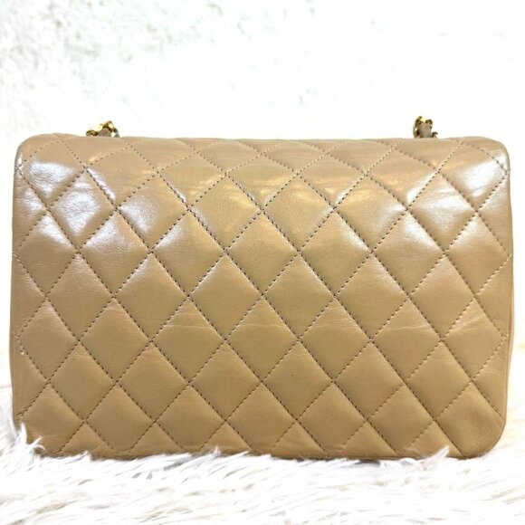 Authentic CHANEL CC 24K Vintage Half Moon Round Flap Bag Lambskin Timeless Purse - Picture 3 of 12